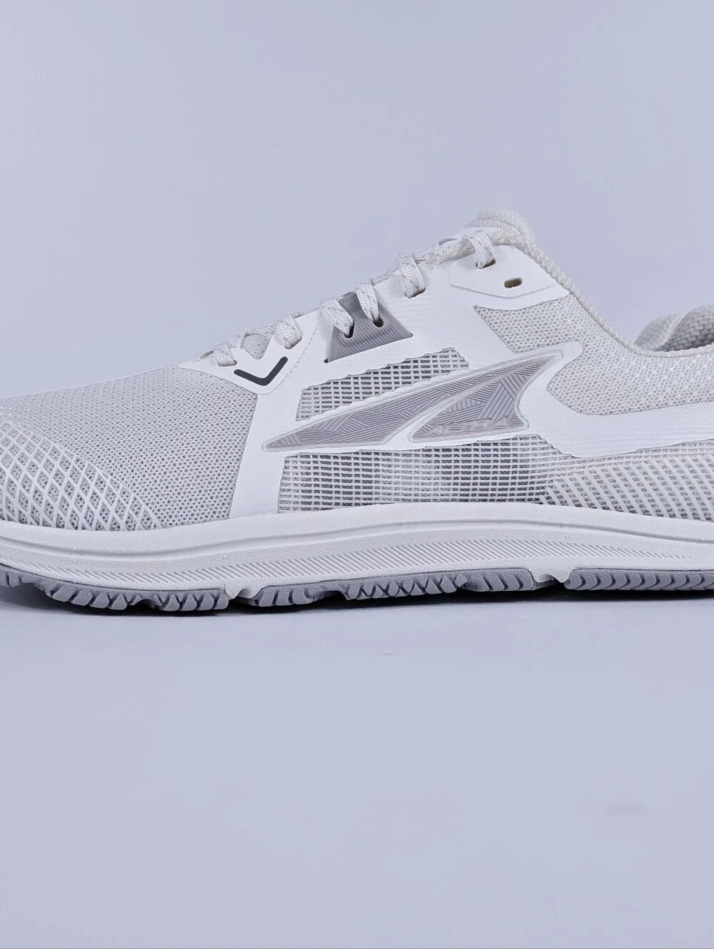 Altra Solstice XT 3 Womens 10.5 Cross Training Running Gym Shoes White